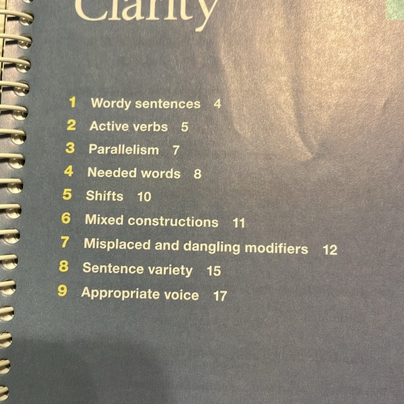 A pocket style Manual, seventh edition, new - Picture 5 of 5